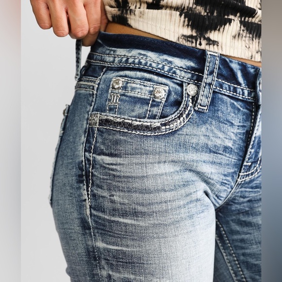 New Exclusive Low Rise Boot Stretch Jean
MISS ME size 28/30 - Picture 5 of 16